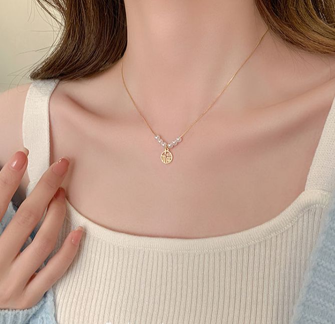 Korean Jewellery New Pearl Round Pendant Necklace Fashion Gold Color Rose Flower Necklace Choker Clavicle Chain Jewellery For Girls