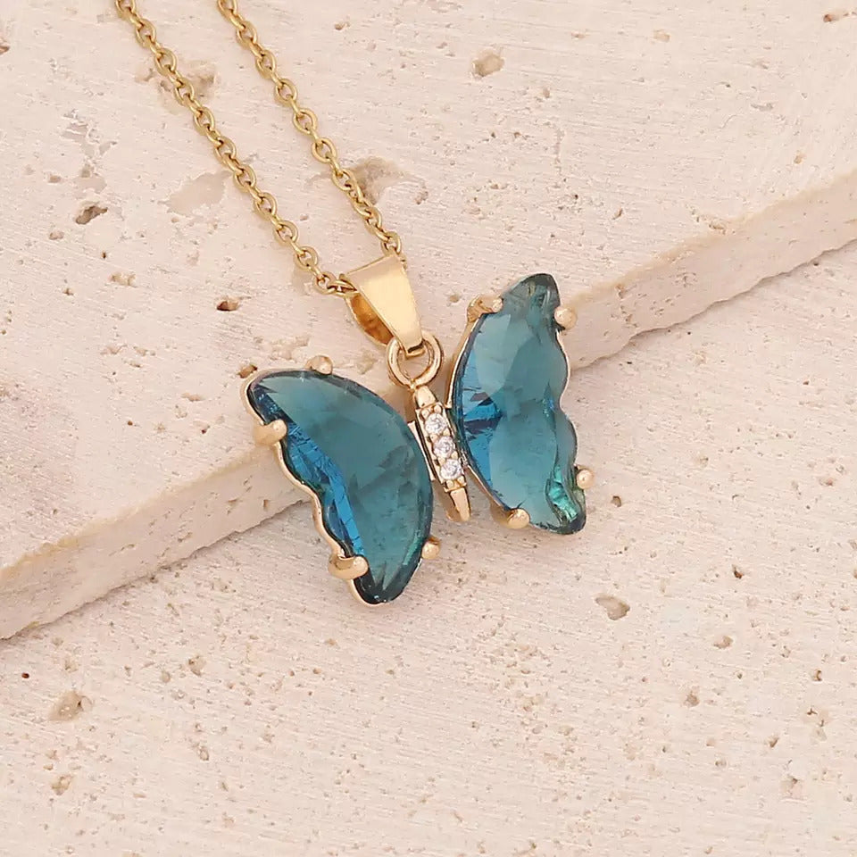 Korean Jewellery Girls Charm Crystal Butterfly Necklace Jewellery For Girls Glamour Female Color Butterfly Pendant Girl Jewelry Stylish
