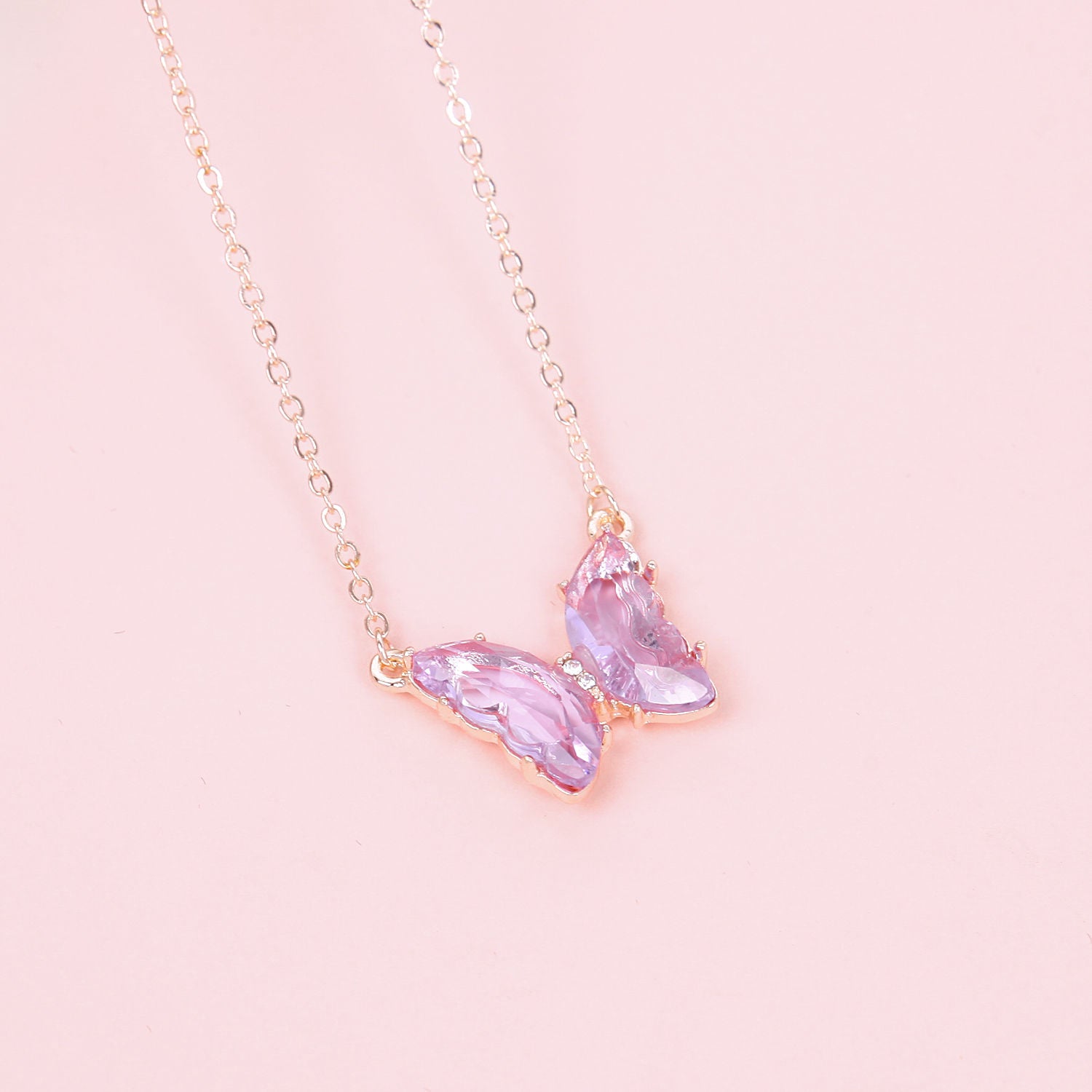 Korean Jewellery Girls Charm Crystal Butterfly Necklace Jewellery For Girls Glamour Female Color Butterfly Pendant Girl Jewelry Stylish