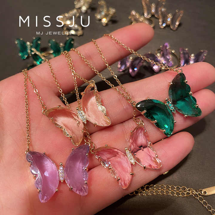 Korean Jewellery Girls Charm Crystal Butterfly Necklace Jewellery For Girls Glamour Female Color Butterfly Pendant Girl Jewelry Stylish