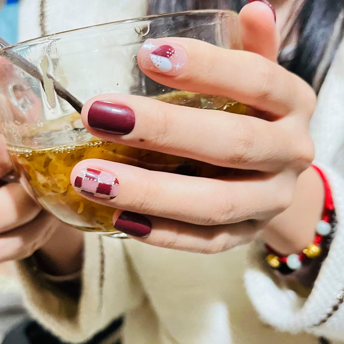 24Pcs Multicolor Beautiful Trendy Fake Nails (With Glue) Set For Girls - Wearable Nails Stylish Pattern Artificial Nails For Women