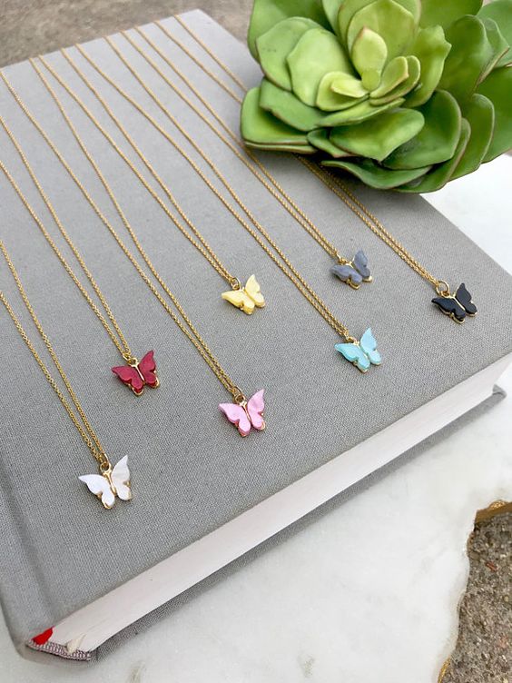 Korean Jewellery Acrylic Butterfly Necklace Jewellery For Girls - Stylish And Elegant Necklace For A Fashionable And Trendy Look