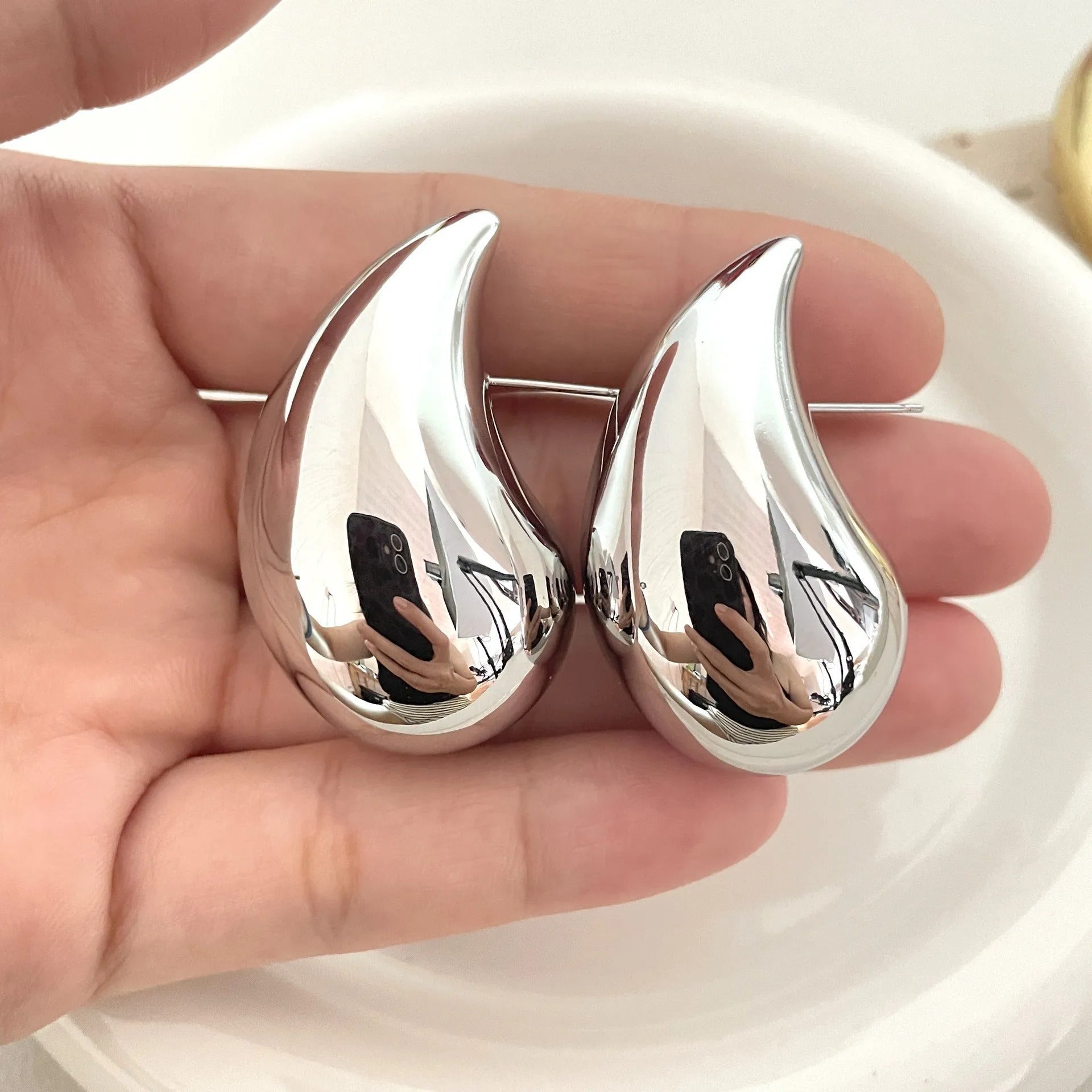 Vintage Glossy Waterdrop Stud Earrings for Girls | Silver Color Chunky Water Drop S925 Needle Fashion Jewellery For Girls