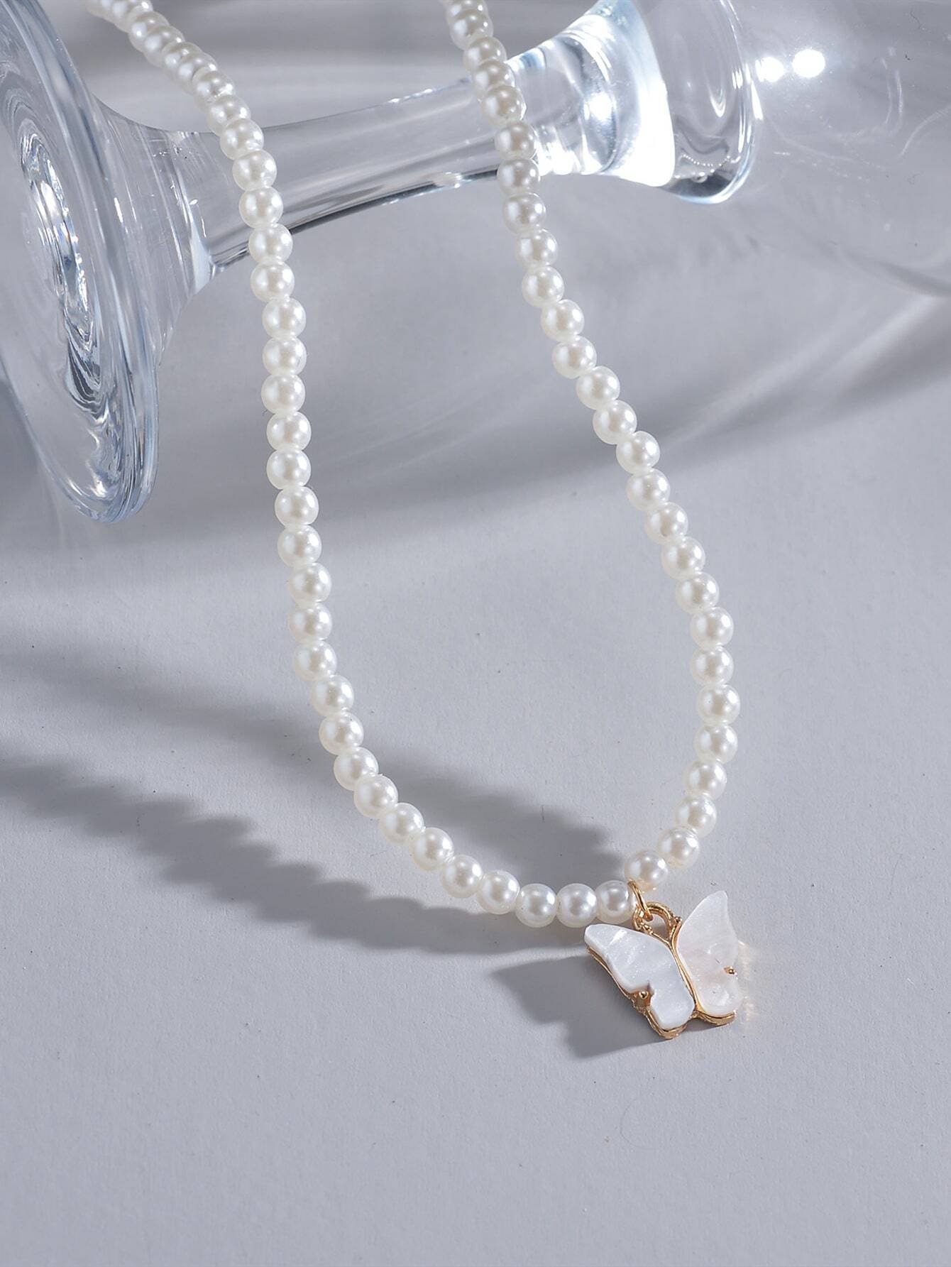 Korean Jewellery Necklace For Girls Simple And Fresh Style Imitation Pearl & Butterfly Shaped Necklace Suitable Jewellery For Girls