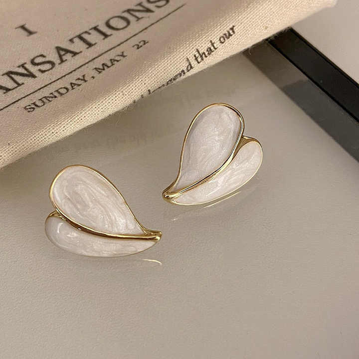 Korean Jewellery White Color Pearl Shell Love Heart S925 Needle Earrings For Girls