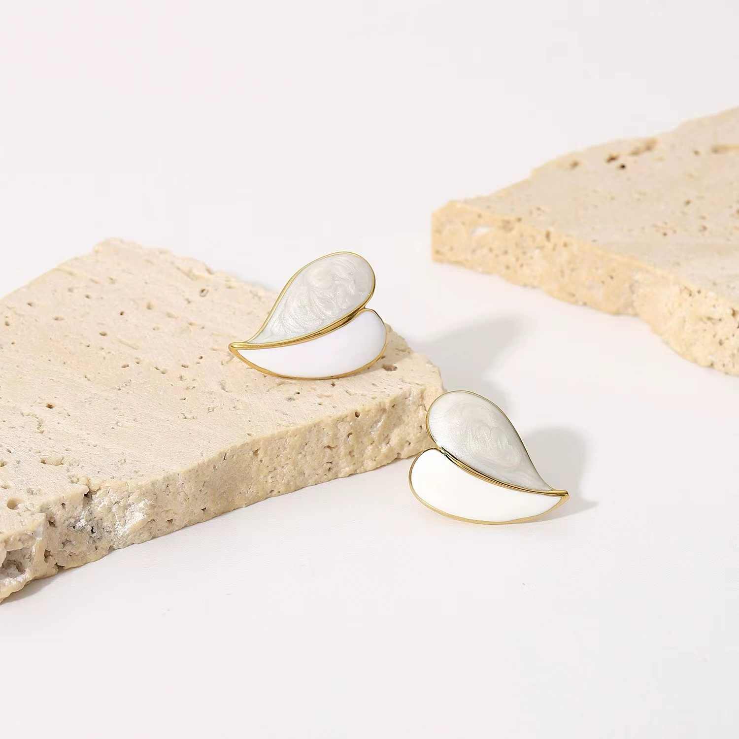 Korean Jewellery White Color Pearl Shell Love Heart S925 Needle Earrings For Girls