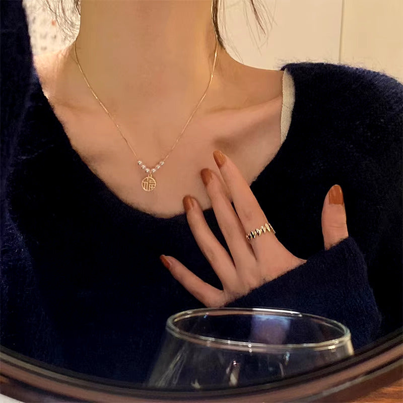 Korean Jewellery New Pearl Round Pendant Necklace Fashion Gold Color Rose Flower Necklace Choker Clavicle Chain Jewellery For Girls