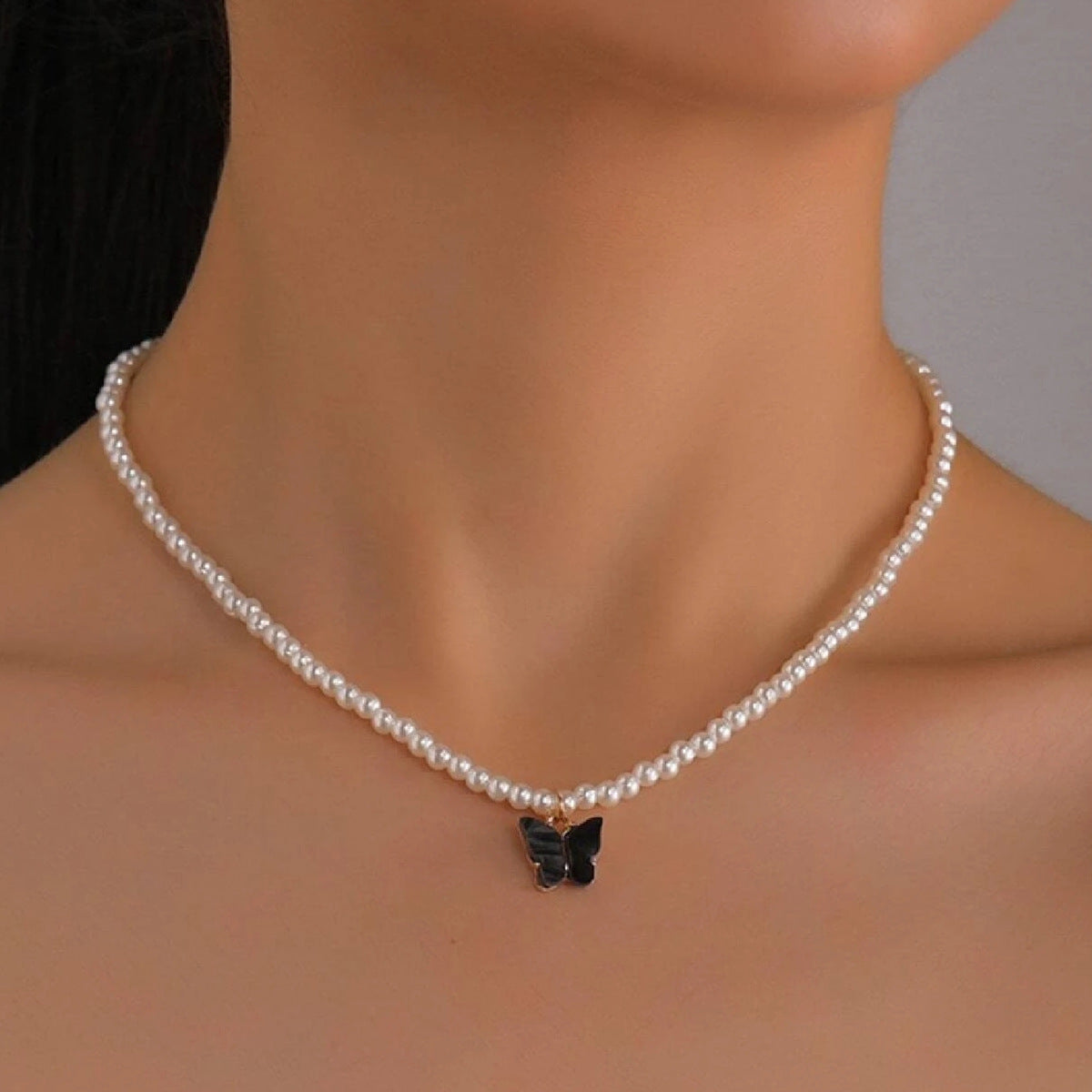Korean Jewellery Necklace For Girls Simple And Fresh Style Imitation Pearl & Butterfly Shaped Necklace Suitable Jewellery For Girls