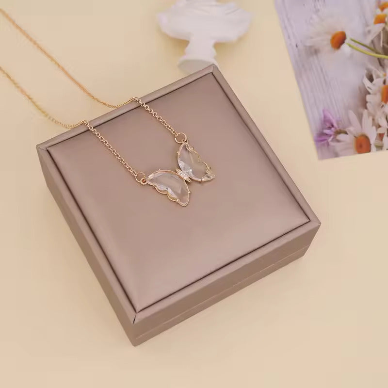 Korean Jewellery Girls Charm Crystal Butterfly Necklace Jewellery For Girls Glamour Female Color Butterfly Pendant Girl Jewelry Stylish