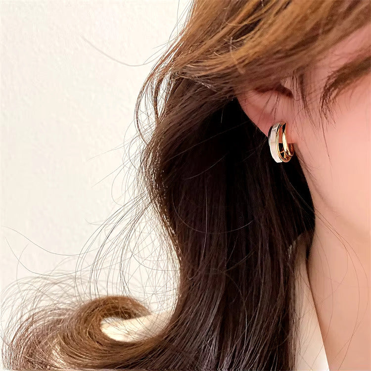 Korean Jewellery S925 Needle C- Shaped New Popular Fashionable Elegant Pretty Design Metal Gold Color Enamel White Earrings For Girls
