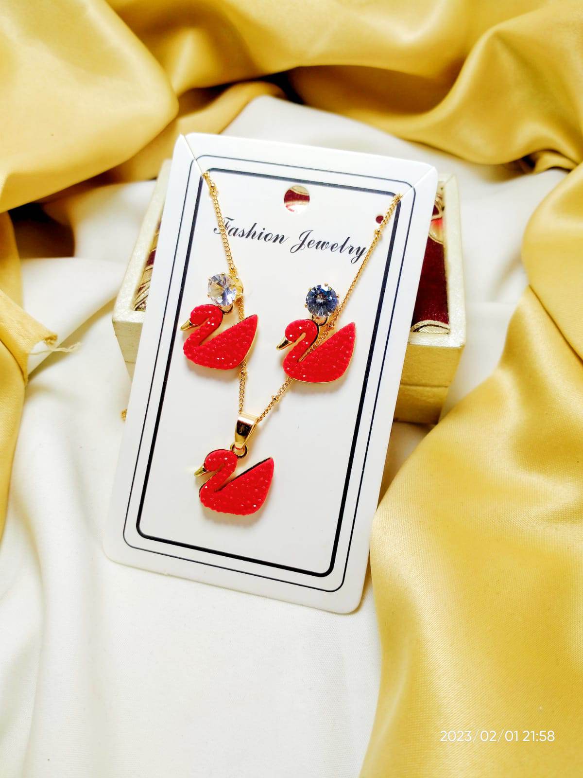 Red Swan Duck Shape With Golden Chain Charm Necklace With Swan Duck Shape Earings Jewellery For Girls Stylish - Korean Jewellrey Set