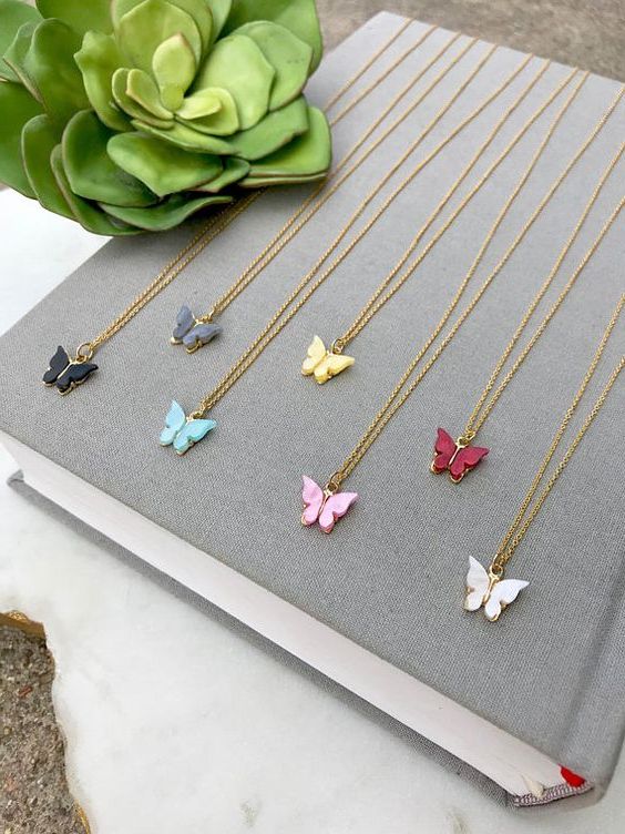 Korean Jewellery Acrylic Butterfly Necklace Jewellery For Girls - Stylish And Elegant Necklace For A Fashionable And Trendy Look