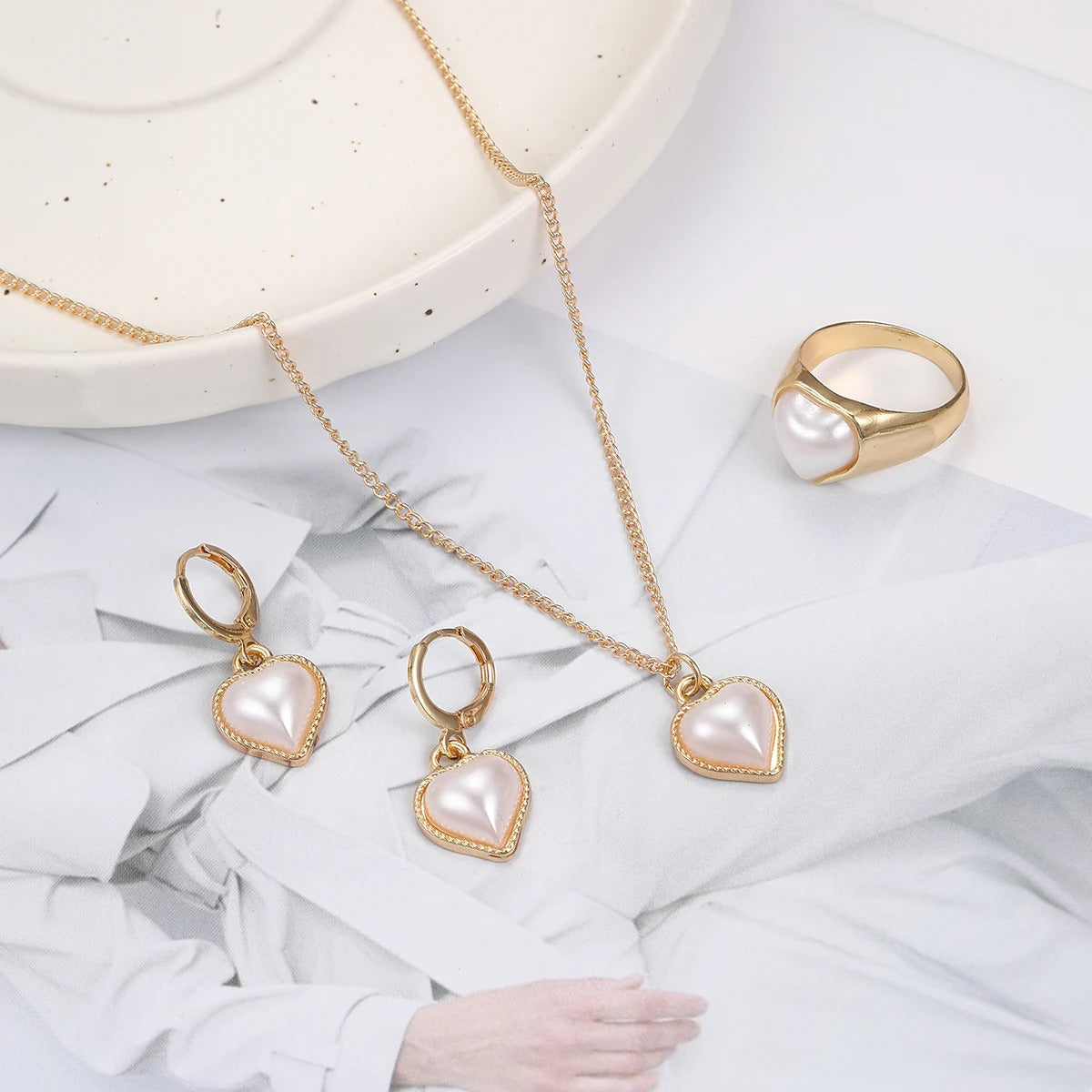 3PCS Exquisite and Elegant Pearl Heart Love Jewelry Women's Fashion Style Versatile Necklace Earrings Ring Jewellery Set For Girls