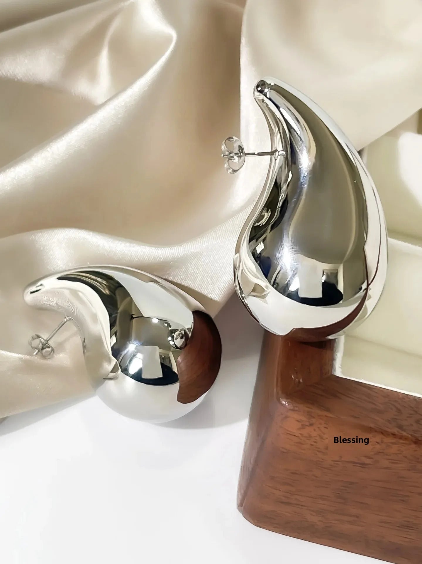 Vintage Glossy Waterdrop Stud Earrings for Girls | Silver Color Chunky Water Drop S925 Needle Fashion Jewellery For Girls