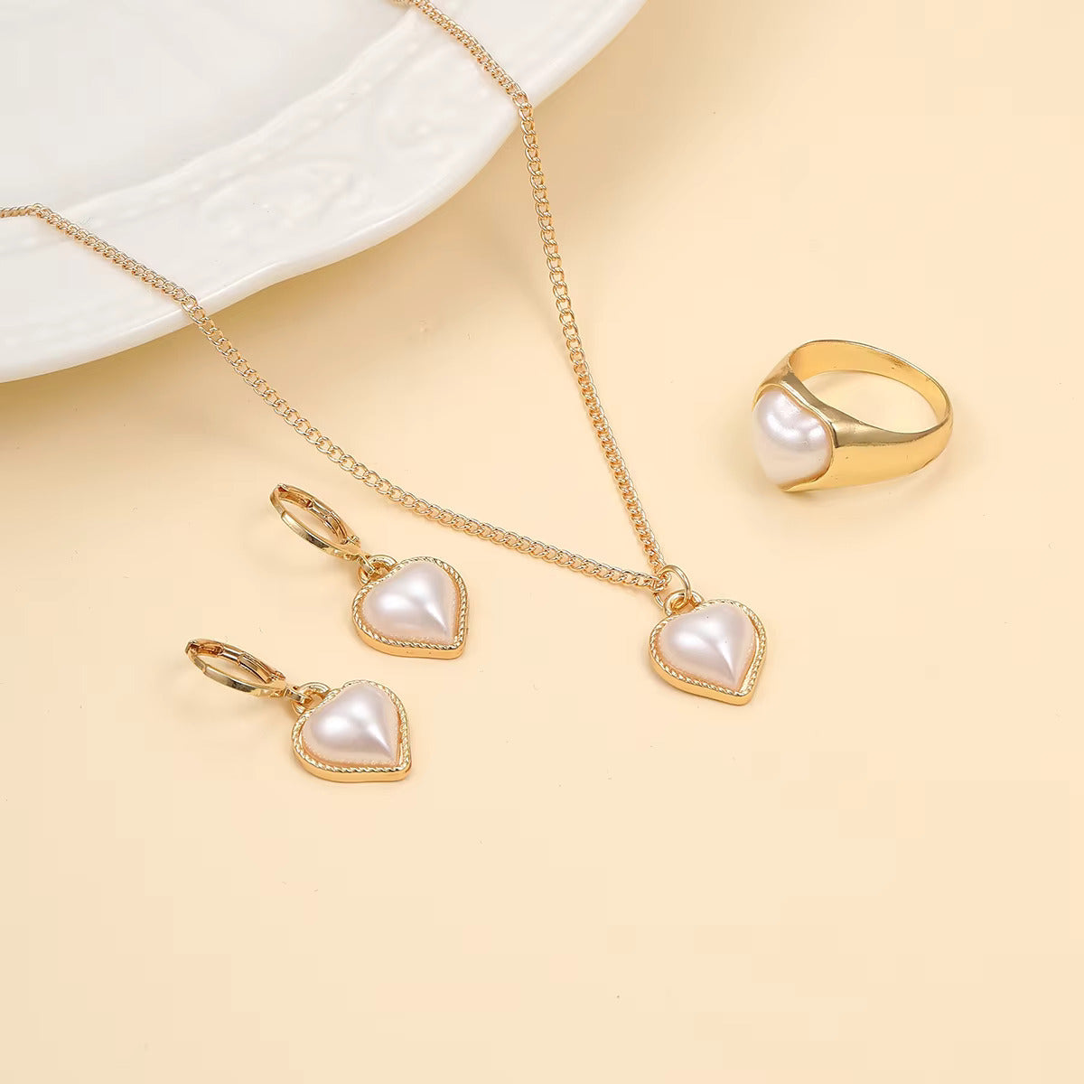 3PCS Exquisite and Elegant Pearl Heart Love Jewelry Women's Fashion Style Versatile Necklace Earrings Ring Jewellery Set For Girls